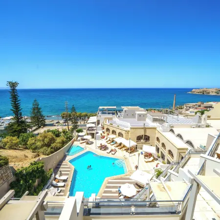 Macaris Suites & Spa