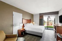 Best Western Plus North Haven Hotel Hotel in zona Wallingford Walking Trail | Fresh Meadows