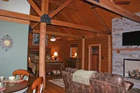 Wildberry Lodge Hotels in Buncombe County