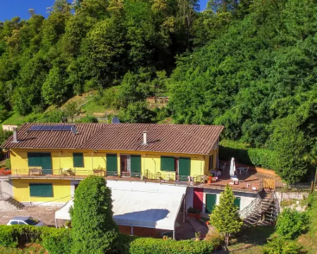 Residence la Mezzaluna Hotels in Barga