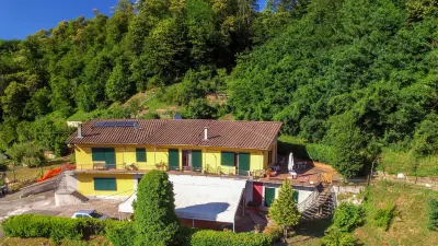 Residence la Mezzaluna Hotels in Gallicano