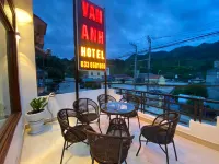 Van Anh Hotel - Restaurant - Mountain view