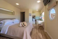 Modular Bungalows 具帶熱水池的阿特米斯希臘 - 停車場
