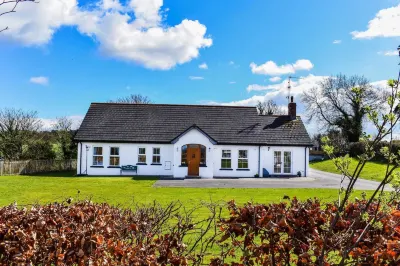 The Heights & Hollows Farmhouse Hotels near Slieve Patrick Statue