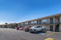 Rodeway Inn Midland South - parking