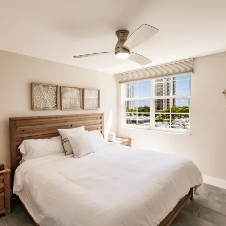 Uhost AI 3Br Condo Stunning Water Views