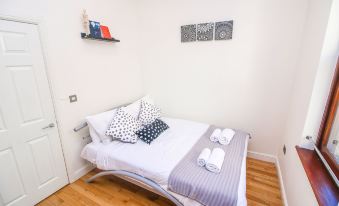 Studio Flat Near Liverpool st & Shoreditch London.
