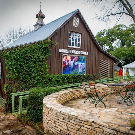 Round Top Hotel