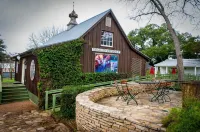 Round Top Hotel