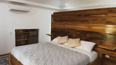 Dreamsea Surf Camp Hotel a 