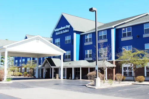Independence Stay Hotel and Suites Hotels in Marinette