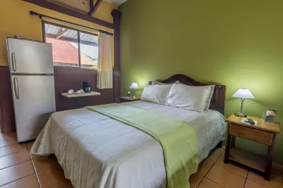 Kayak Lodge Hotels in Parrita