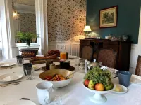 Colivault Hotels in Chitenay