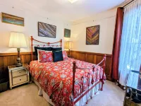 Perfect Location - 4BD,1BA - Restored Redwood Home of SF Artists Hotels in North Beach