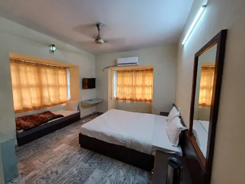 Hotel Blue Valley فنادق في Abu