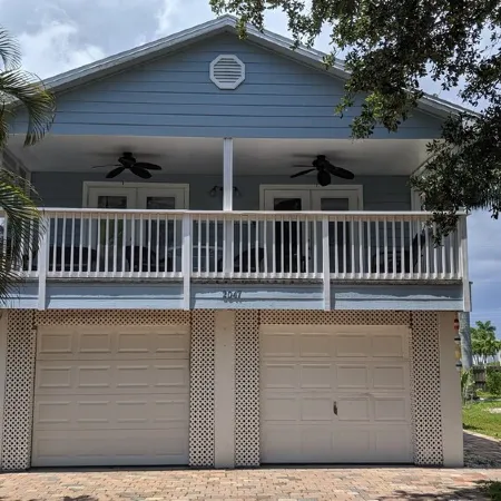 Keys stilt house top floor unit