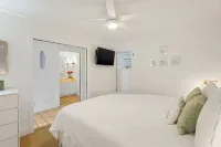 Surf’s Up Suite @ Kiahuna I AC I Family Friendly I Beach Amenities I Surfboard