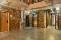Pristine Hotel - 3-Star