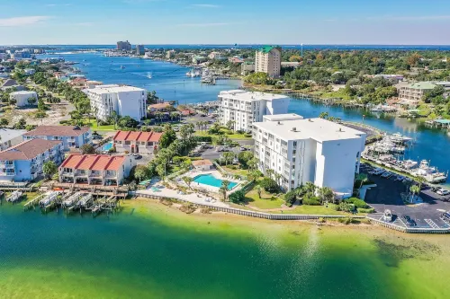 Luxurious Views and Heated Pool - Stunning Coastal Retreat