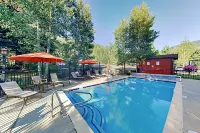 Ski slope-view condo on Gore Creek with fireplace - walk to Vail Village