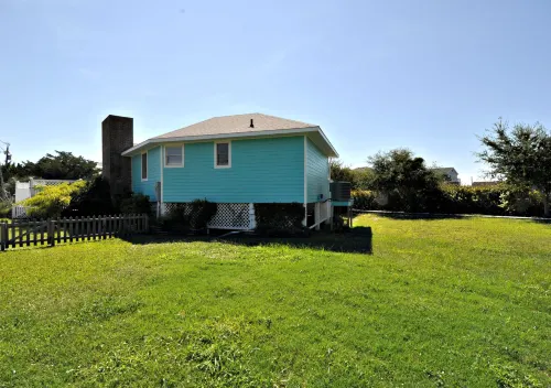 Canal Front Living and Deep Water Dockage - Unique Coastal Retreat