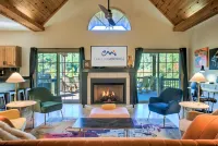 Gorgeous Mountain Views and Hot Tub - Inviting Asheville Retreat