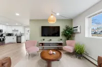 Free Parking and Workstation with Monitor - Stylish Oasis Hotel a Lombard