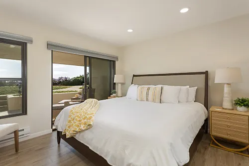 Oceanfront Luxury Retreat with Swimming Pools and Tennis Courts - Charming Coastal Escape