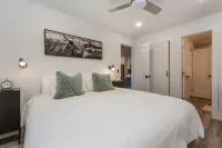 Community Hot Tub and Tennis Courts - Charming Retreat Hotels in Snyderville