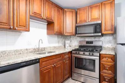 Centrally Located Near Nightlife and Dining - Stylish Escape Hotels in 