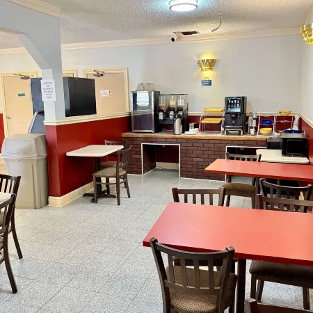 Days Inn by Wyndham Ruther Glen Kings Dominion Area