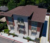 Steps to Bentonville Square | Chic Downtown Stay Hotels in Bentonville