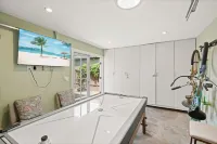 Firepit, Game Room & BBQ - Family-Friendly Home