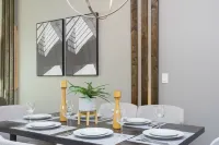 Hot Tub, Themed Spaces and Resort Amenities - Stunning Retreat Hotels in Loughman