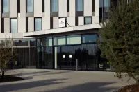 캔들우드 스위트 뒤셀도르프 에어포트 바이 IHG  호텔