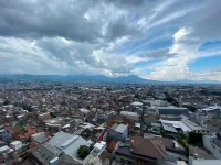 Japanese Style Spacious 1Br at Gateway Ahmad Yani Cicadas Bandung فنادق في Cibeunying Kidul