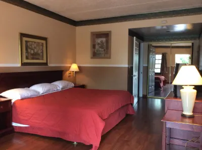 Village Inn فنادق في Freehold