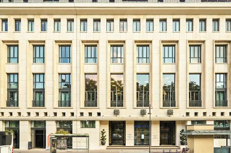 Novotel Rouen Centre Cathédrale Отели рядом со станцией Вокзал Роуэн-Рив Дройт