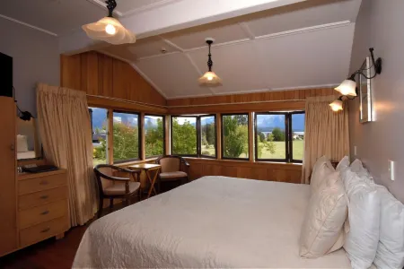 Te Anau Lodge
