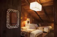 Casa de Piedra Hotels in Mindo