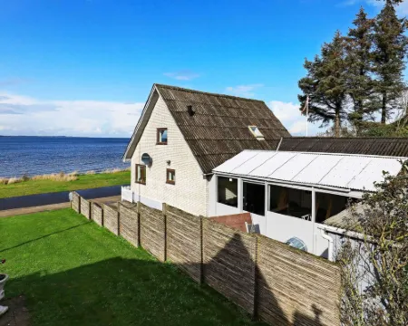 Seaside Retreat in Hvalpsund-by Traum Hoteles en Farsø