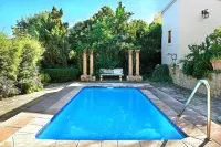 Petit Plaisir Cottage - Private Pools