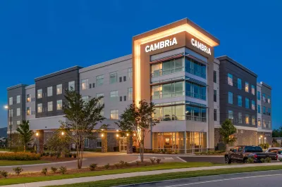 Cambria Hotel Greenville فنادق في غرينفيل