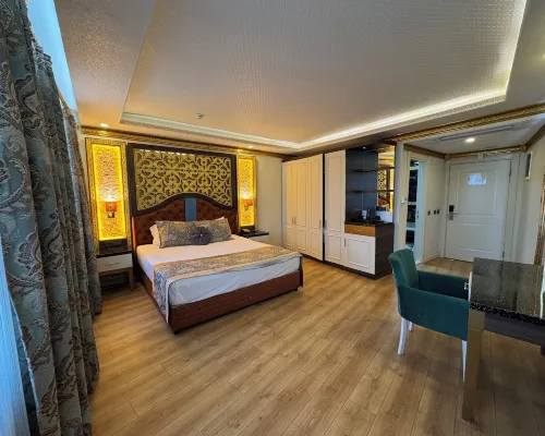 Can Adalya Palace Hotel Hotels near برج الساعة