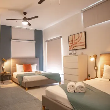 La Buena Vida Inn Hotels near Museum of Contemporary Art