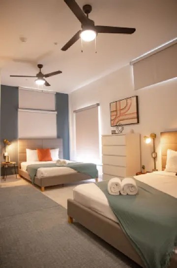 La Buena Vida Inn Hotels near Ocean Park