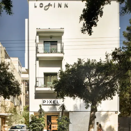 Pixel - by Loginn Tel-Avivian Hotels Отели рядом с достопримечательностью «Пляж Мецицим»