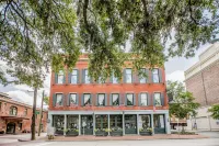 East Bay Inn, Historic Inns of Savannah Collection Hotels near Riverfront Plaza