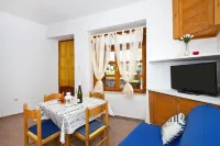 A1 - Best Location in the Very Center of Vodice Các khách sạn ở Tribunj