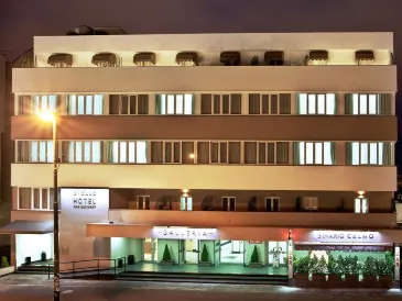 โรงแรมสเตลเล เดอะบิซี่เนสต์